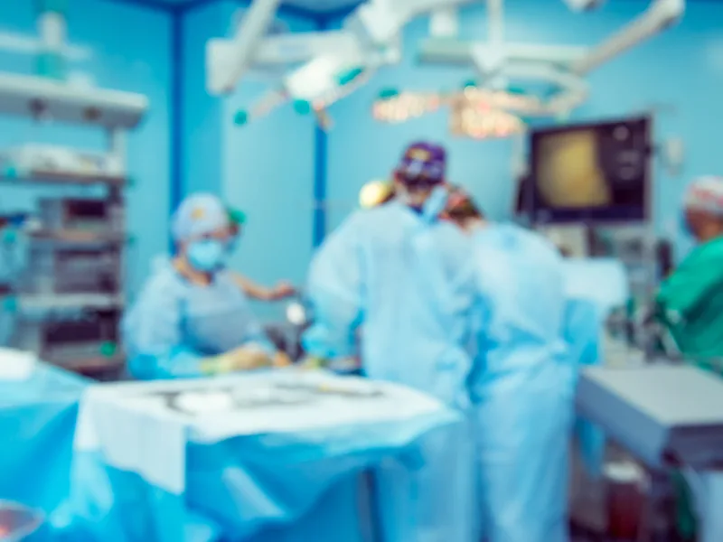 Especialista en el tratamiento de hernia hiatal en CDMX